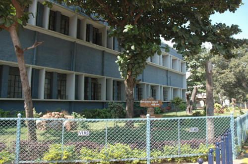 Vijayanagar Institute of Medical Sciences Bellary College Building photo 2